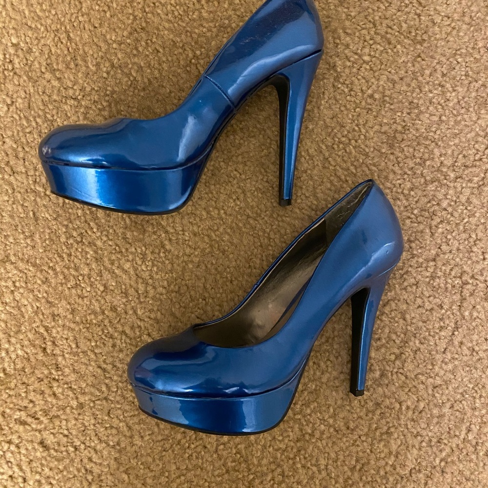 Guess heels